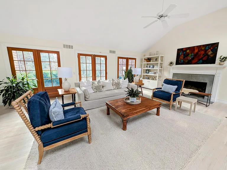 7 Briarsweet Ln — Photo 8