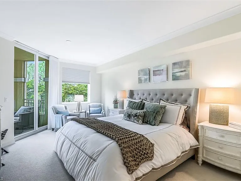 2728 Tiburon Blvd E #302 — Photo 19