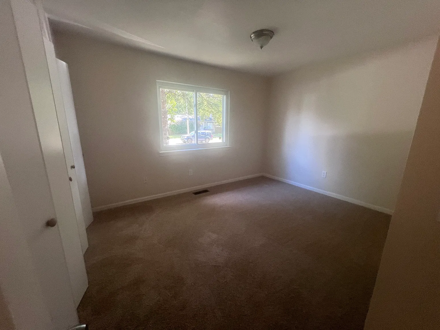 3 bed, 1014 sqft, $1,600 — Photo 4