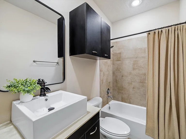 5610 Kiam St #B — Photo 11
