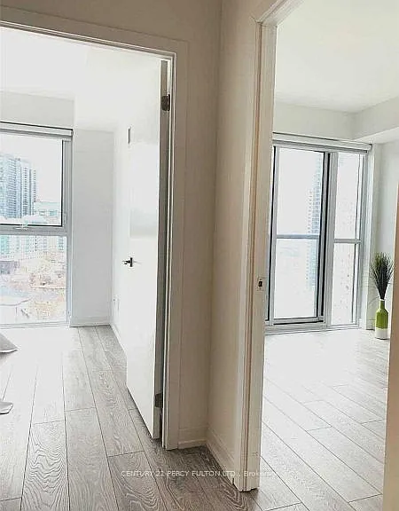 159 Wellesley St E #1602 — Photo 21