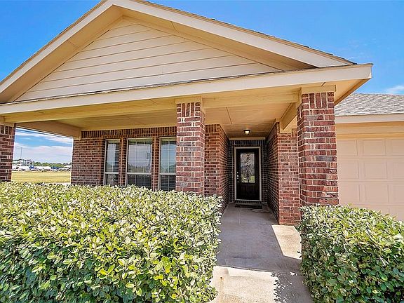 4th image of 1124 Colony Dr