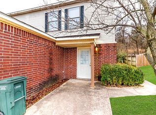 587 W Moan Pl, Fayetteville, AR 72703