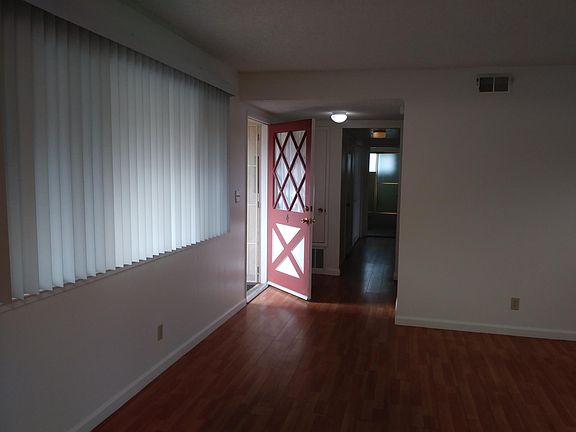4th image of 253 Auburn Way #4