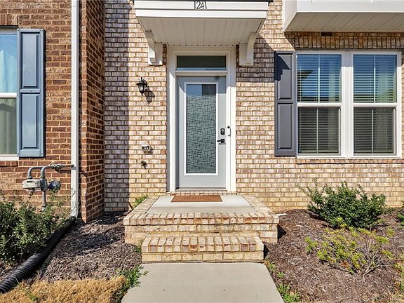 4th image of 1241 Worden Way
