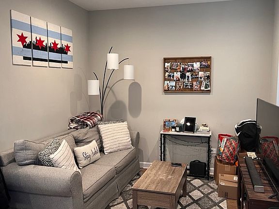 4th image of 1649 N Paulina St APT 2R