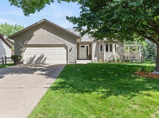 987 Kettle Creek Rd, Eagan, MN 55123