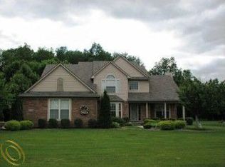 11358 Scotch Ct, South Lyon, MI 48178
