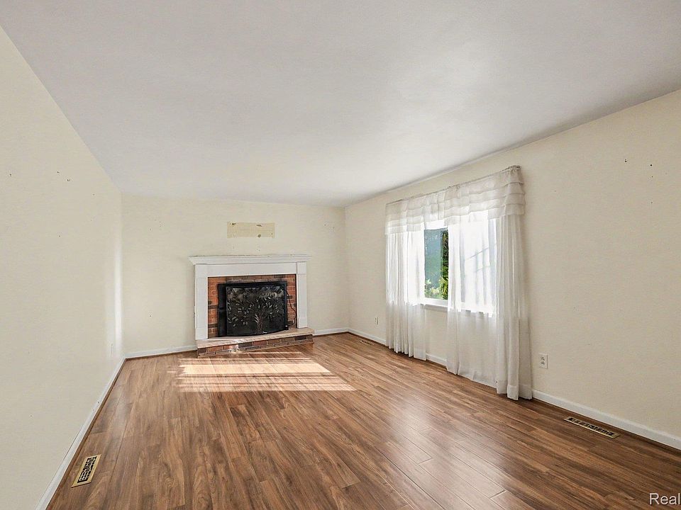 8468 Belle Bluff Dr, photo 6