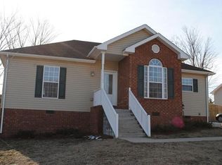 1013 Woodbrier Ln, Greenbrier, TN 37073