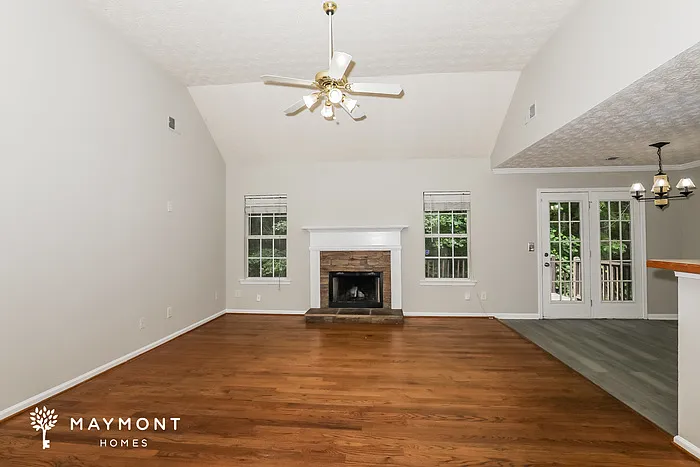 3 bed, 3.0 bath, 2383 sqft, $2,245 — Photo 4