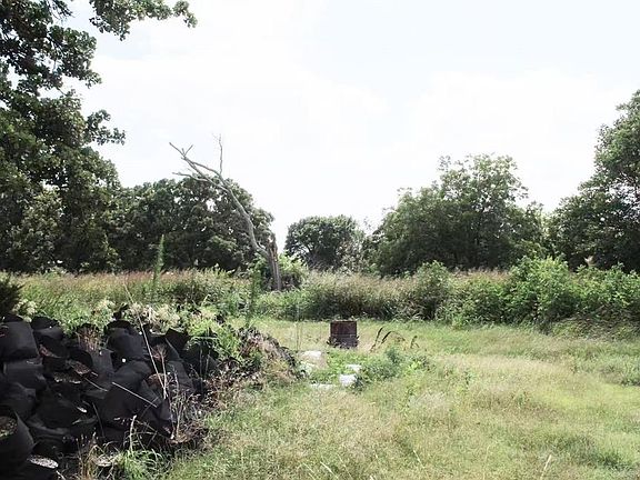 3rd image of 1866 Dolberg Rd