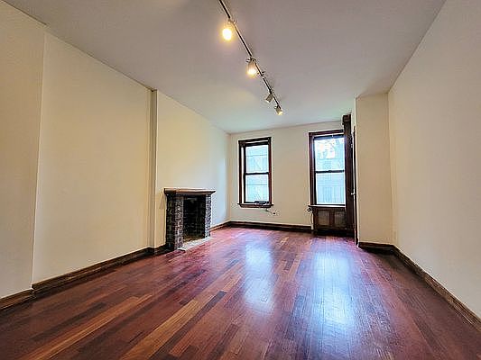 2nd image of 315 E 73rd St #W