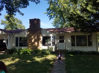 204 S Cedar Ave, Graettinger, IA 51342