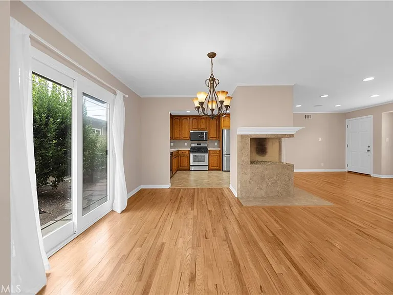 10751 Allen Dr — Photo 12