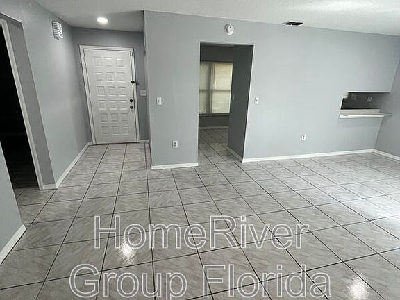 4th image of 544 Hunter Cir