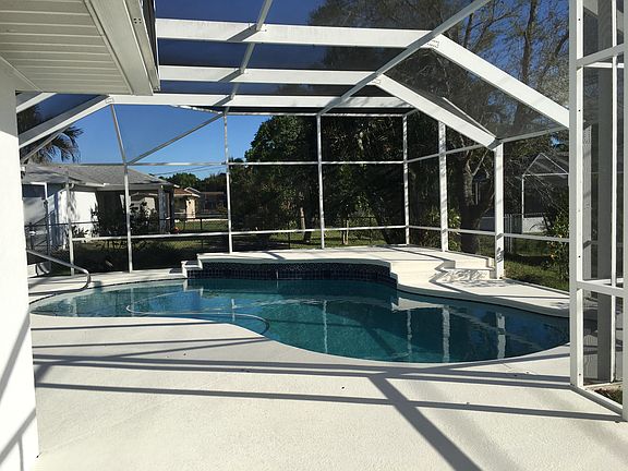 4th image of 6756 NW Daffodil Ln