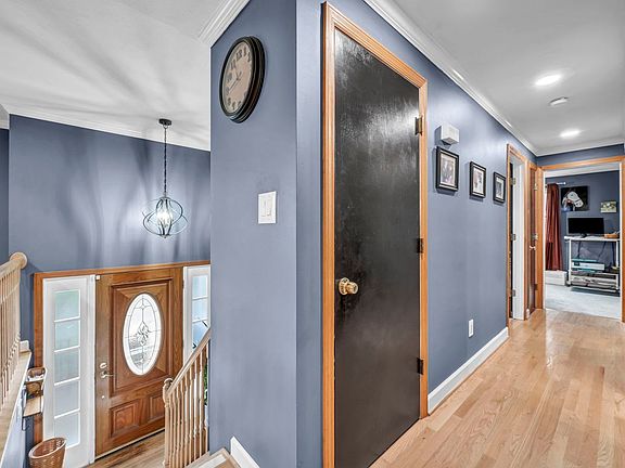 5th image of 45 Florence Dr