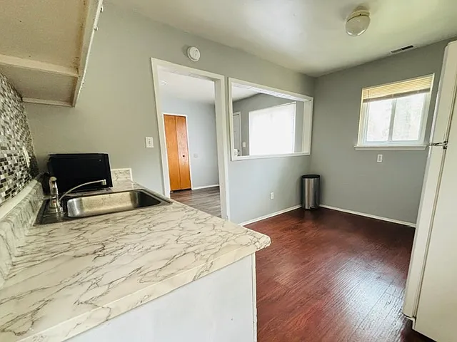 779 Spencer St — Photo 5
