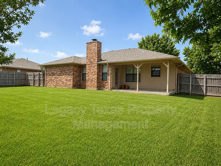 1203 Stonelake Dr — Photo 17