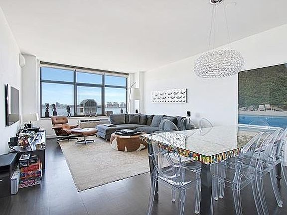 2nd image of 1 Morton Sq #3