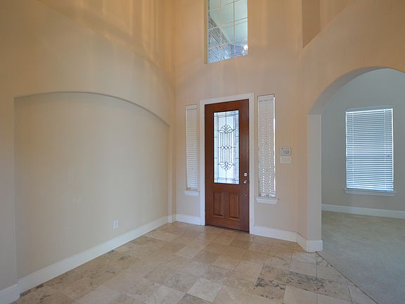 3rd image of 409 Laurel Hill Ln