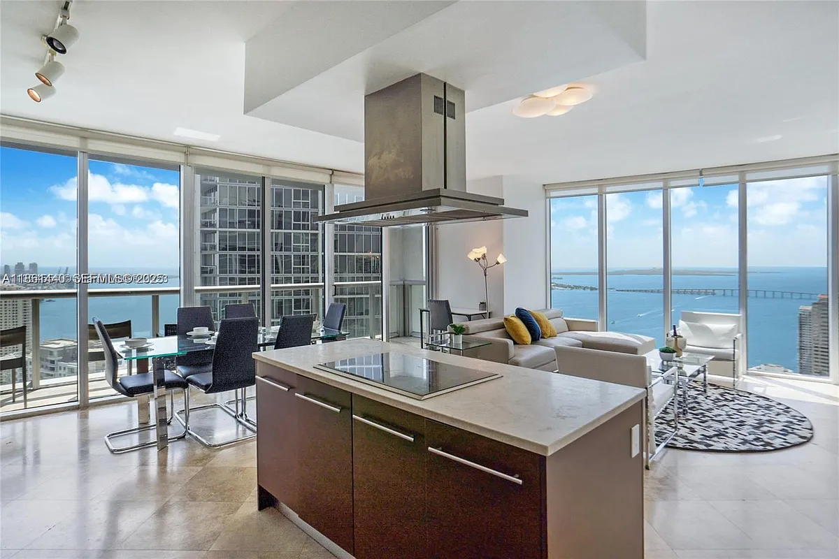 Building Photo - 485 Brickell Ave #4710