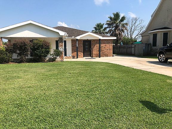 2nd image of 1006 Susan Ct