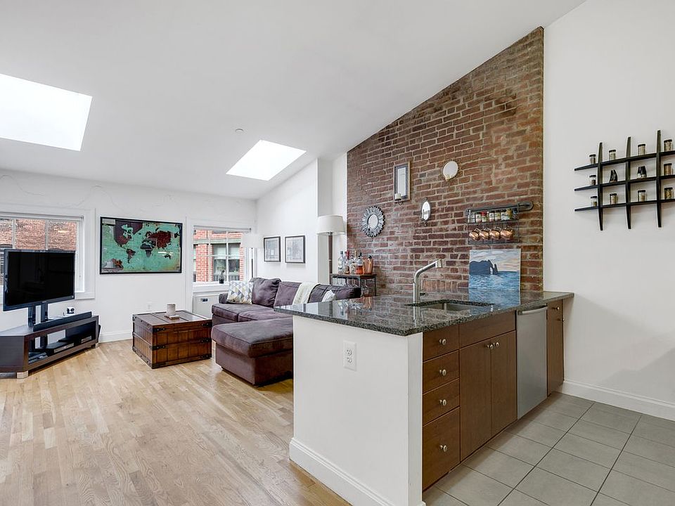 1st image of 37 E 4th St APT 4B
