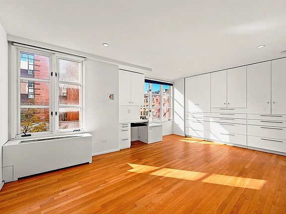 5th image of 89 Washington Pl APT 2K