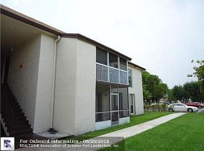 1st image of 401 N Laurel Dr