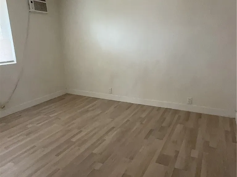 139 N Palm Ave #1 — Photo 11