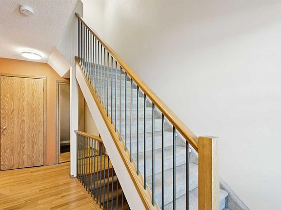 4th image of 39 Country Village Cir NE