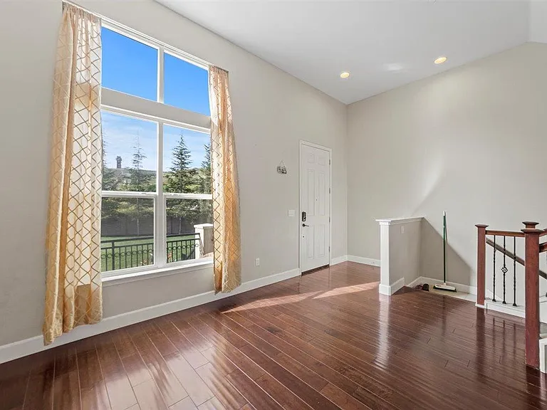 353 Esfahan Ct — Photo 21