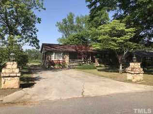 304 Poole Dr, Selma, NC 27576