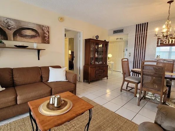 2901 NW 48th Avenue #461, Lauderdale Lakes, FL 33313