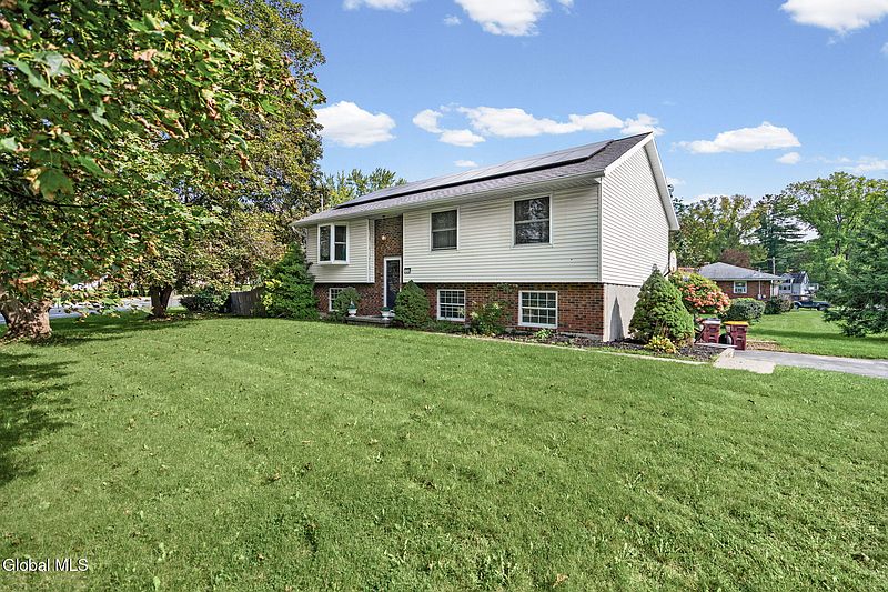 2nd image of 320 Whiteview Road