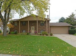 934 Liberty Dr, Waterville, OH 43566