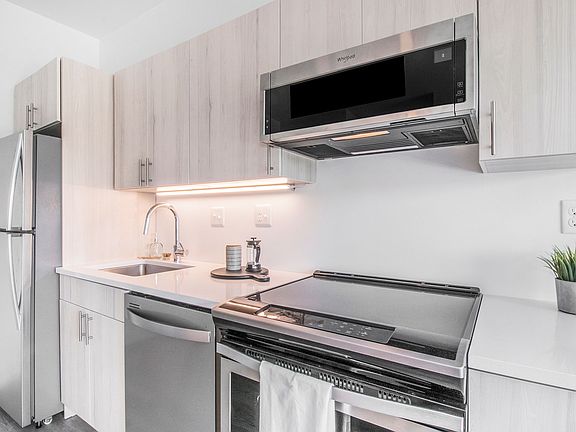 3rd image of 7410 Kercheval St #210