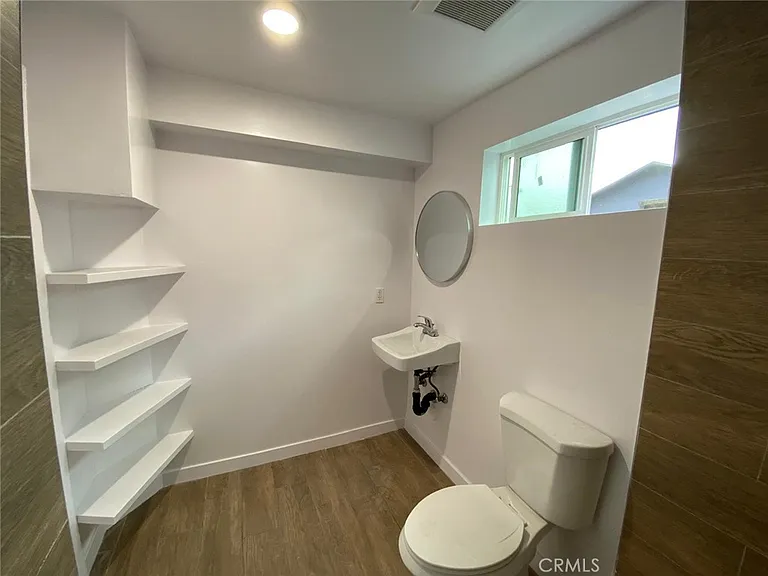 448 W 41st Pl #3/4 — Photo 31