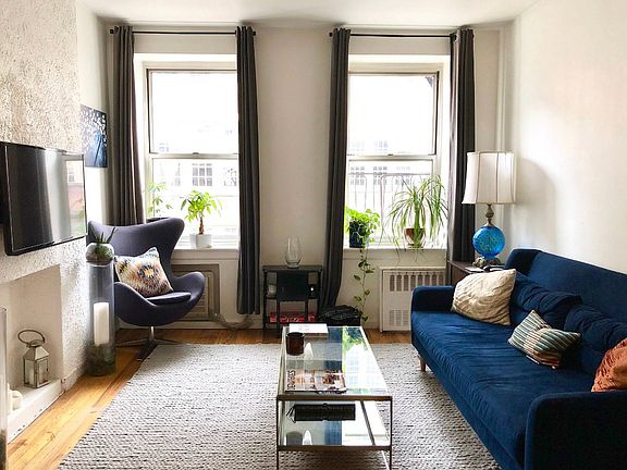 3rd image of 319 W 21st St APT 2A