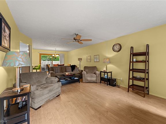 5th image of 19842 Dell Dr #7