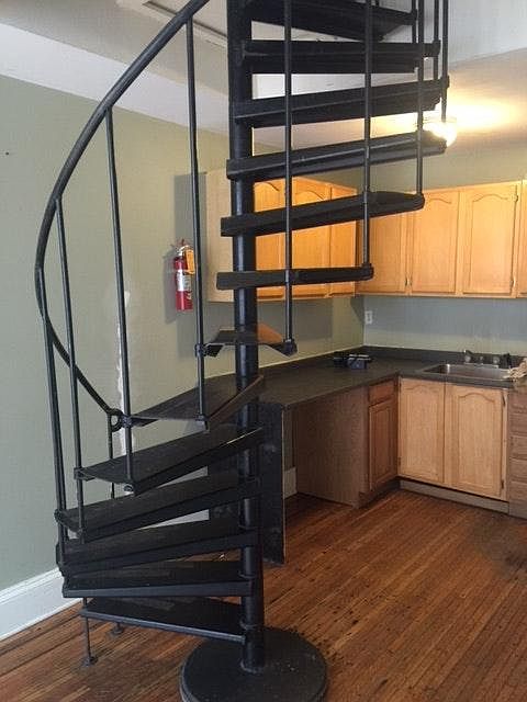 1st image of 547 Franklin St APT 2