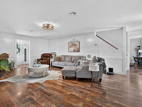 5th image of 4105 Coventry Ct
