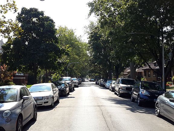 3rd image of 4931 N Kostner Ave
