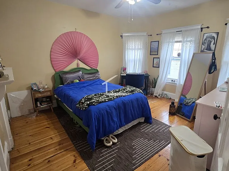 189 Lowell St #1 — Photo 6