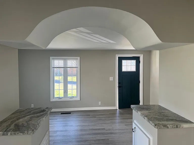 2751 Everett St — Photo 2