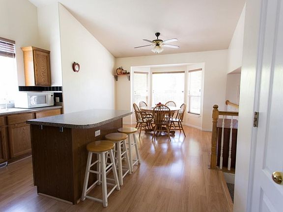 3rd image of 2913 W Eveningshade Dr