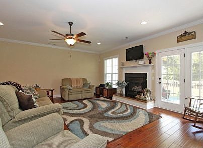 5th image of 104 Silver Cypress Cir