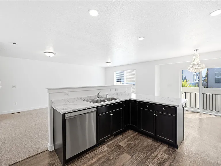 432 S Pegasus Way — Photo 5